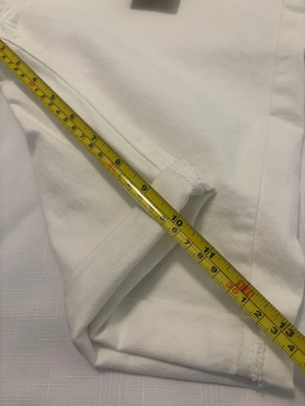 Levi's White Denim Bermuda Shorts - Classic Five-Pocket Style SZ 31 casual NWT - Picture 9 of 9